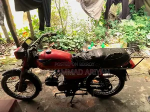 হোন্ডা ২০১০ লাল
