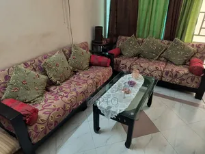 Sofa and Tea Table Set Otobi