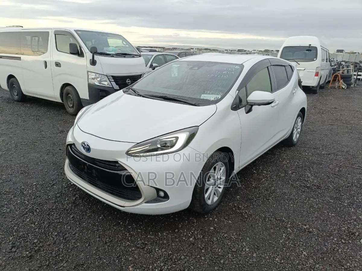 Toyota Aqua 2021 Pearl