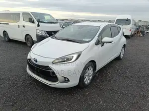 Toyota Aqua 2021 Pearl