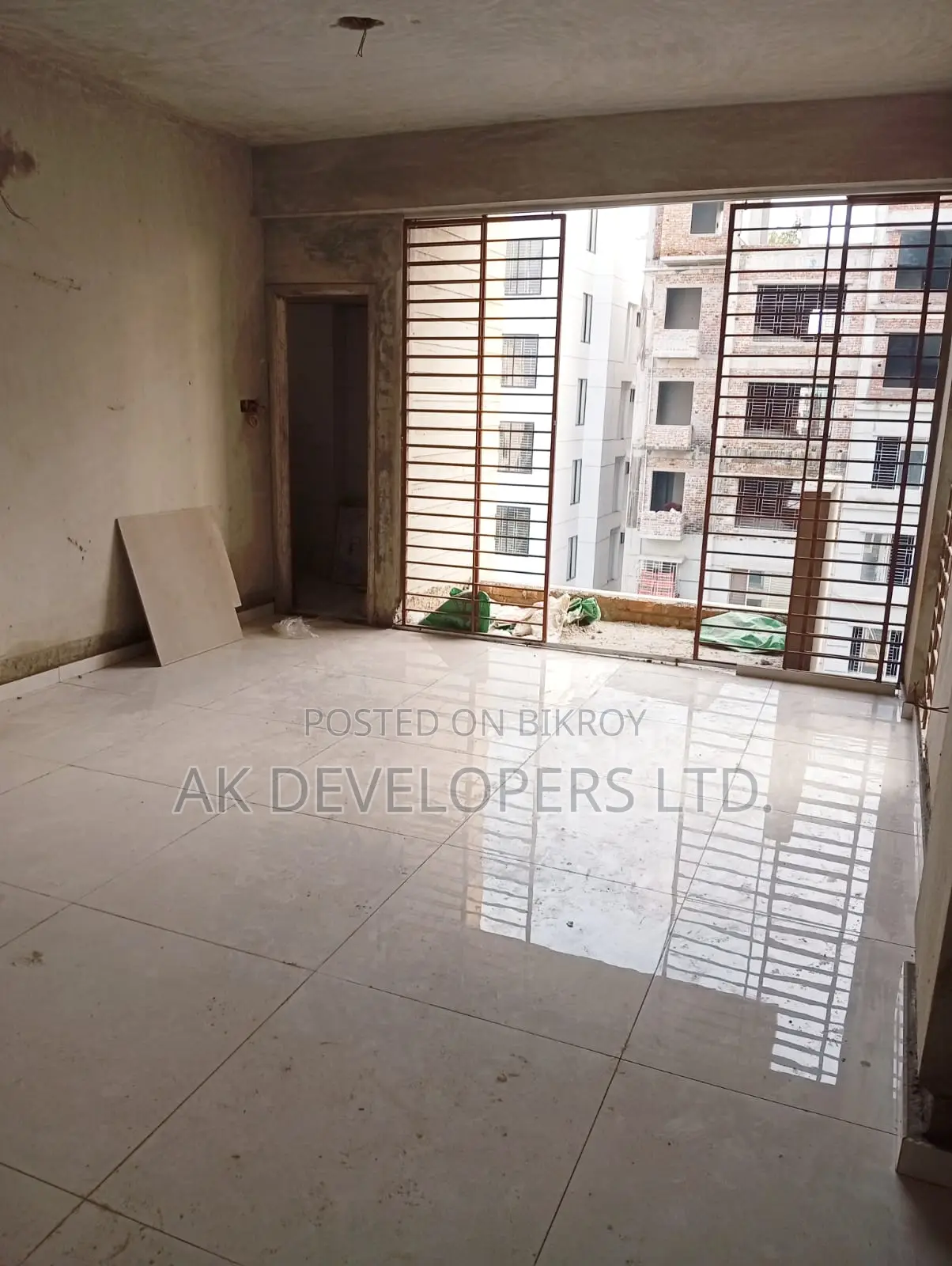 4 Bedroom Apartment in Sukoon, Basundhara for sale
