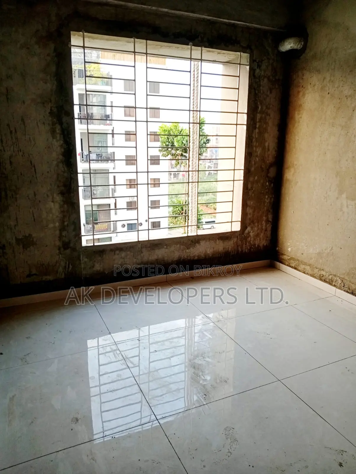 4 Bedroom Apartment in Sukoon, Basundhara for sale