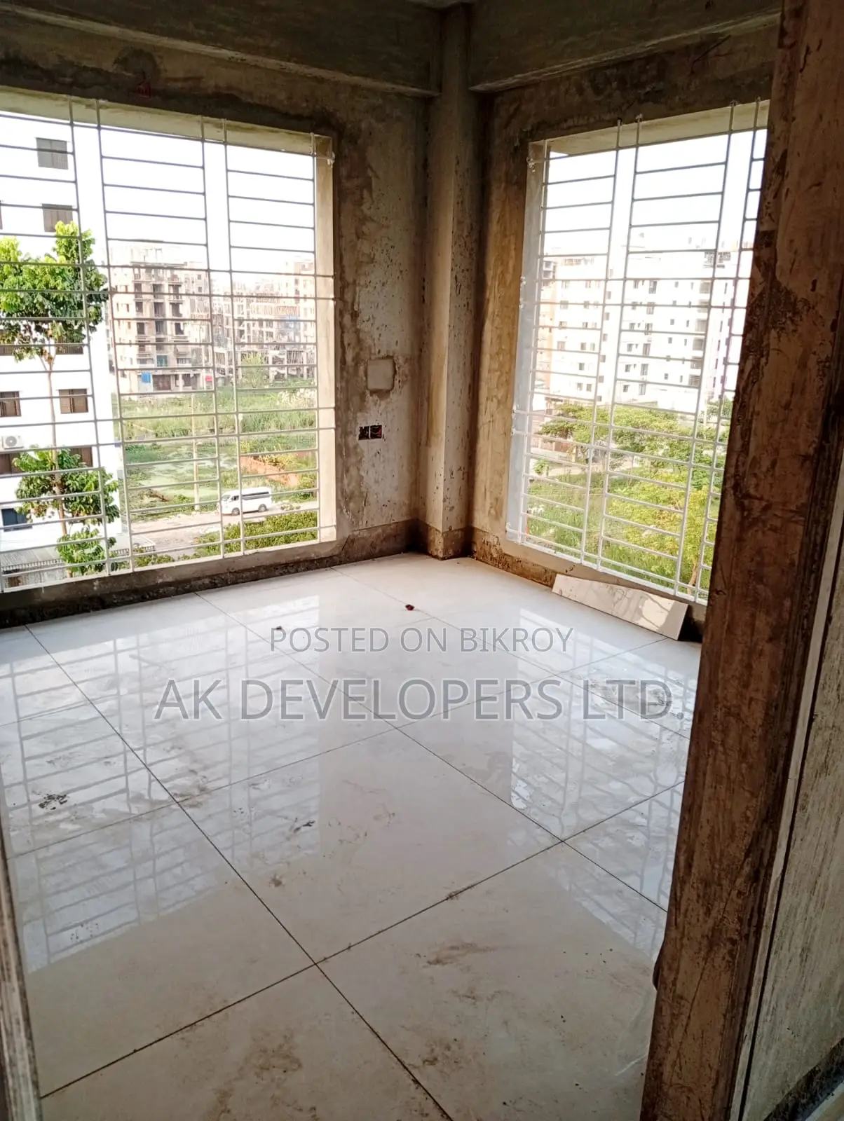 4 Bedroom Apartment in Sukoon, Basundhara for sale
