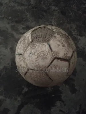 ফুটবল বিক্রি
