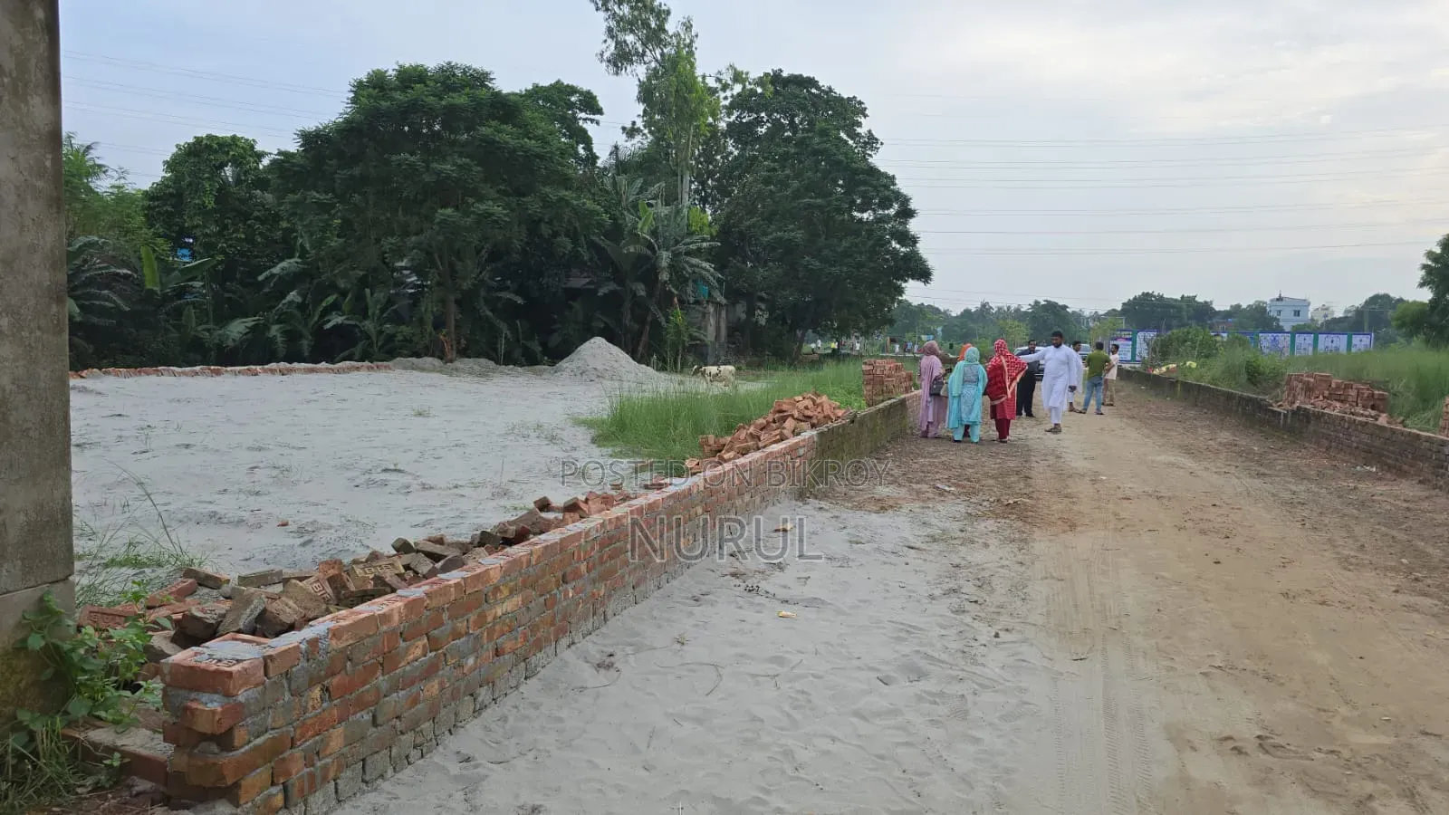 বছিলা হাজী মধু সিটি ১৭ নম্বর রোডে দুইটি প্লটের পর ১০ কাঠা জমি সেল হবে