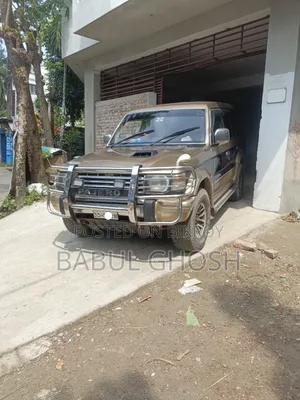 Mitsubishi Pajero 1994 Gold