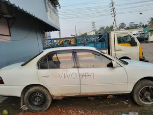 Toyota Corolla 1993 White