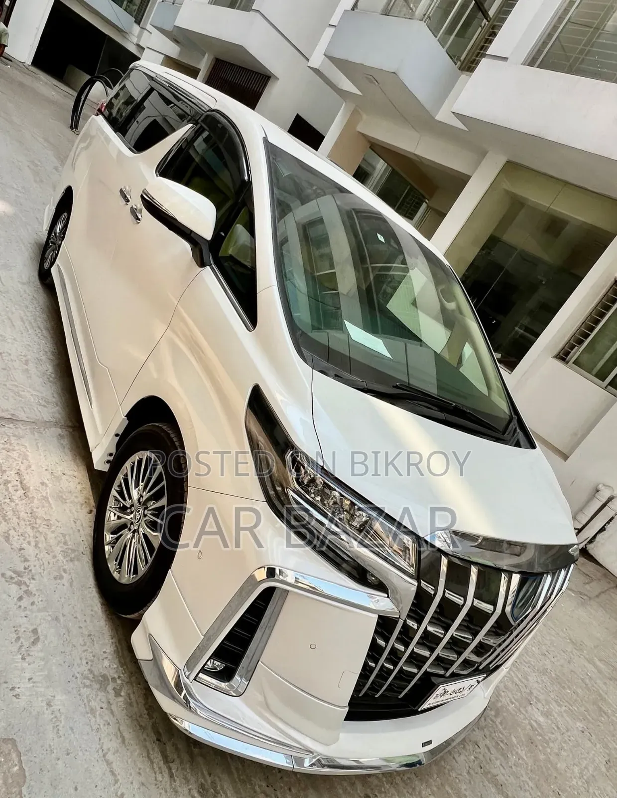 Toyota Alphard 2.5 Hybrid AWD 2019 Pearl