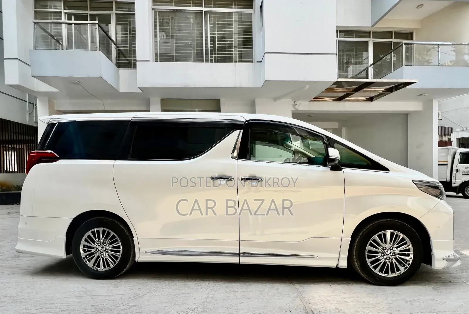 Toyota Alphard 2.5 Hybrid AWD 2019 Pearl