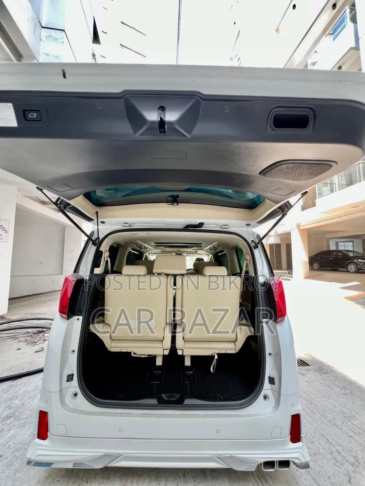 Toyota Alphard 2.5 Hybrid AWD 2019 Pearl