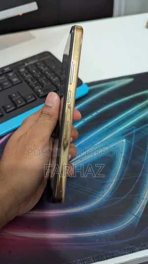Mobile Phone 64 GB Gold