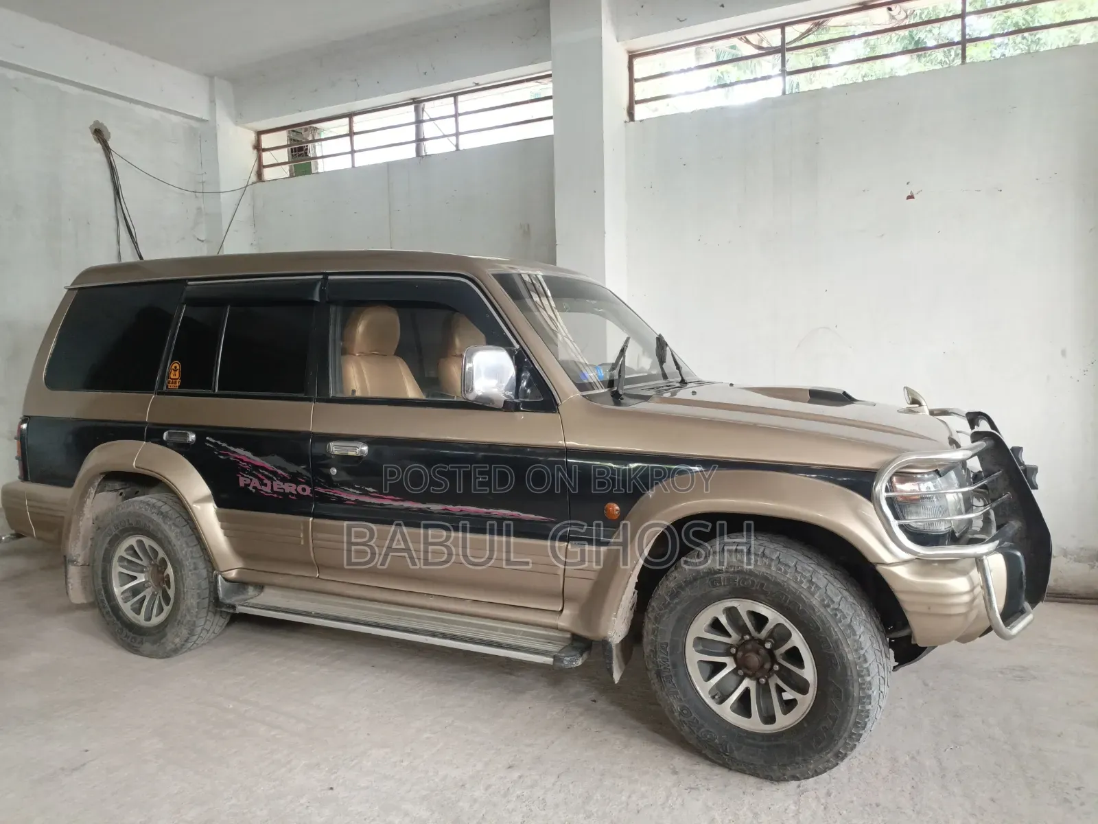 Mitsubishi Pajero 1994 Gold