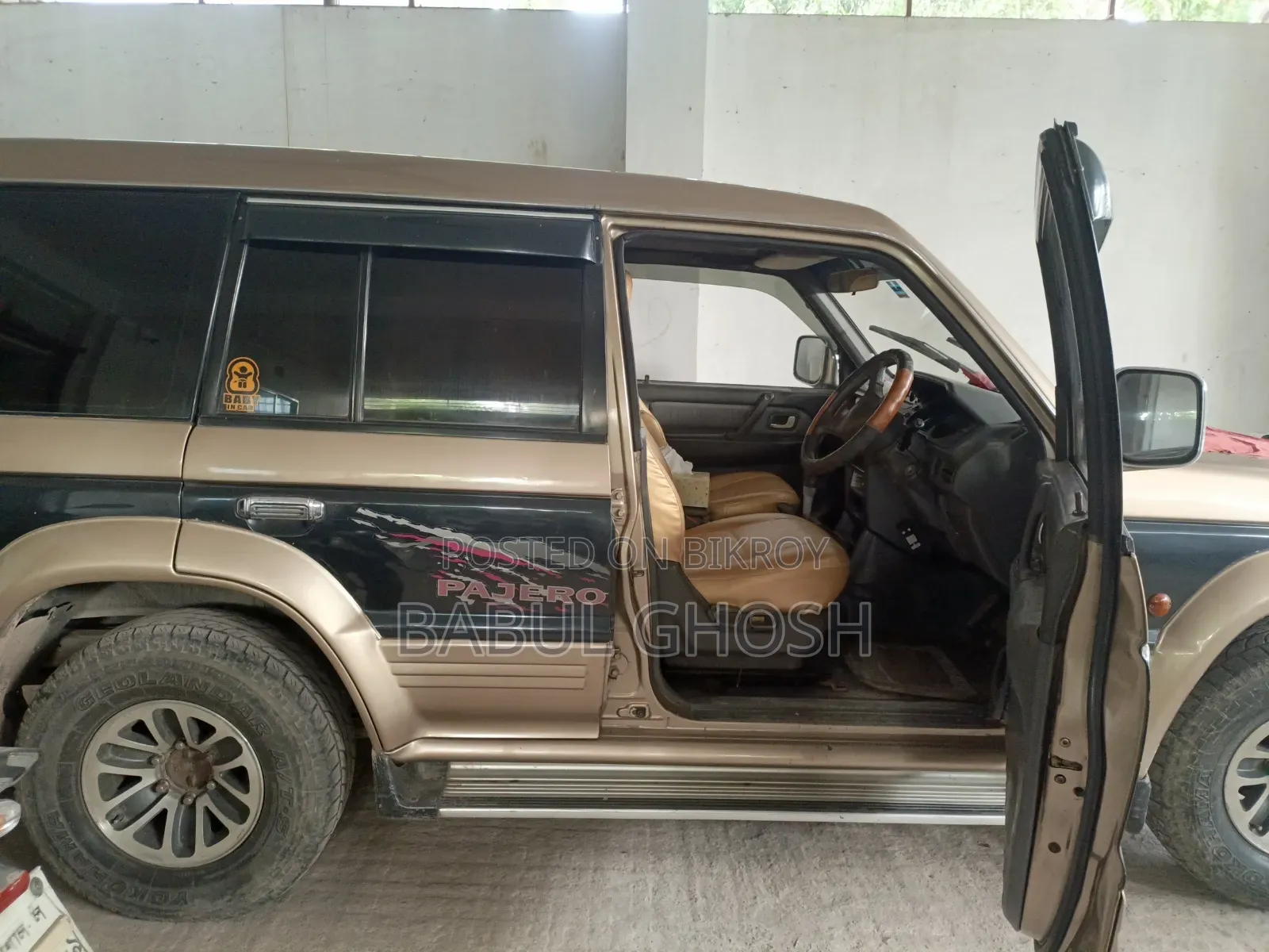 Mitsubishi Pajero 1994 Gold