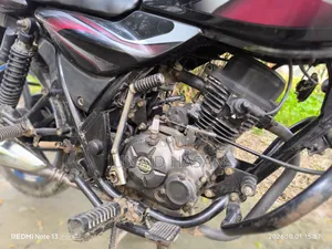 বাজাজ ডিসকভার ১০০ ২০১৮ কালো