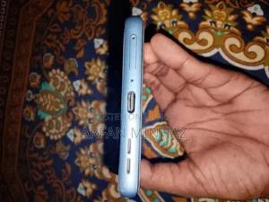 মোটর চলা এজ ৫০ ফিউশন ১২৮ জিবি হোয়াইট