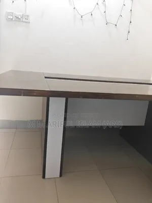 অফিস মিটিং টেবিল