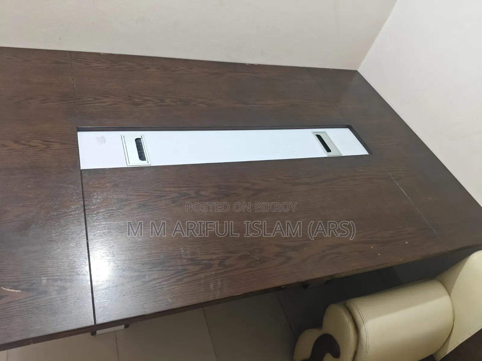 অফিস মিটিং টেবিল