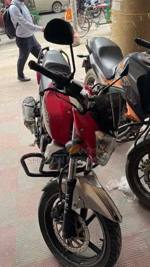 ইয়ামাহা এফজেড ২০১৫ রেড