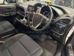 Toyota Noah 2021 Pearl