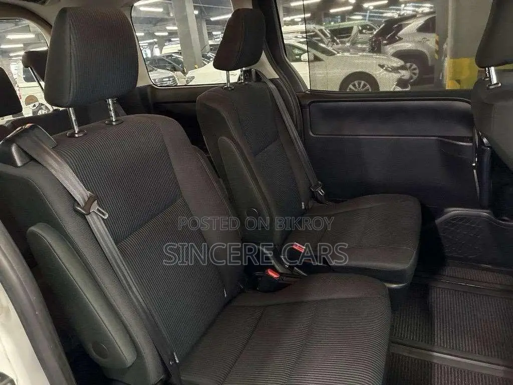 Toyota Noah 2021 Pearl