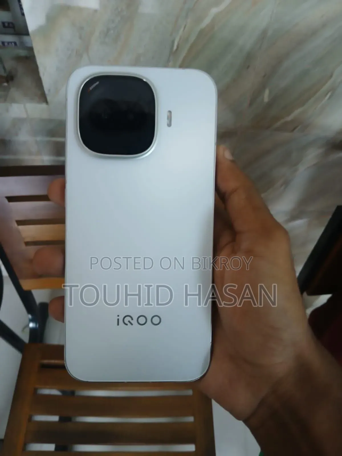 আইকিউও ২৫৬ জিবি সাদা