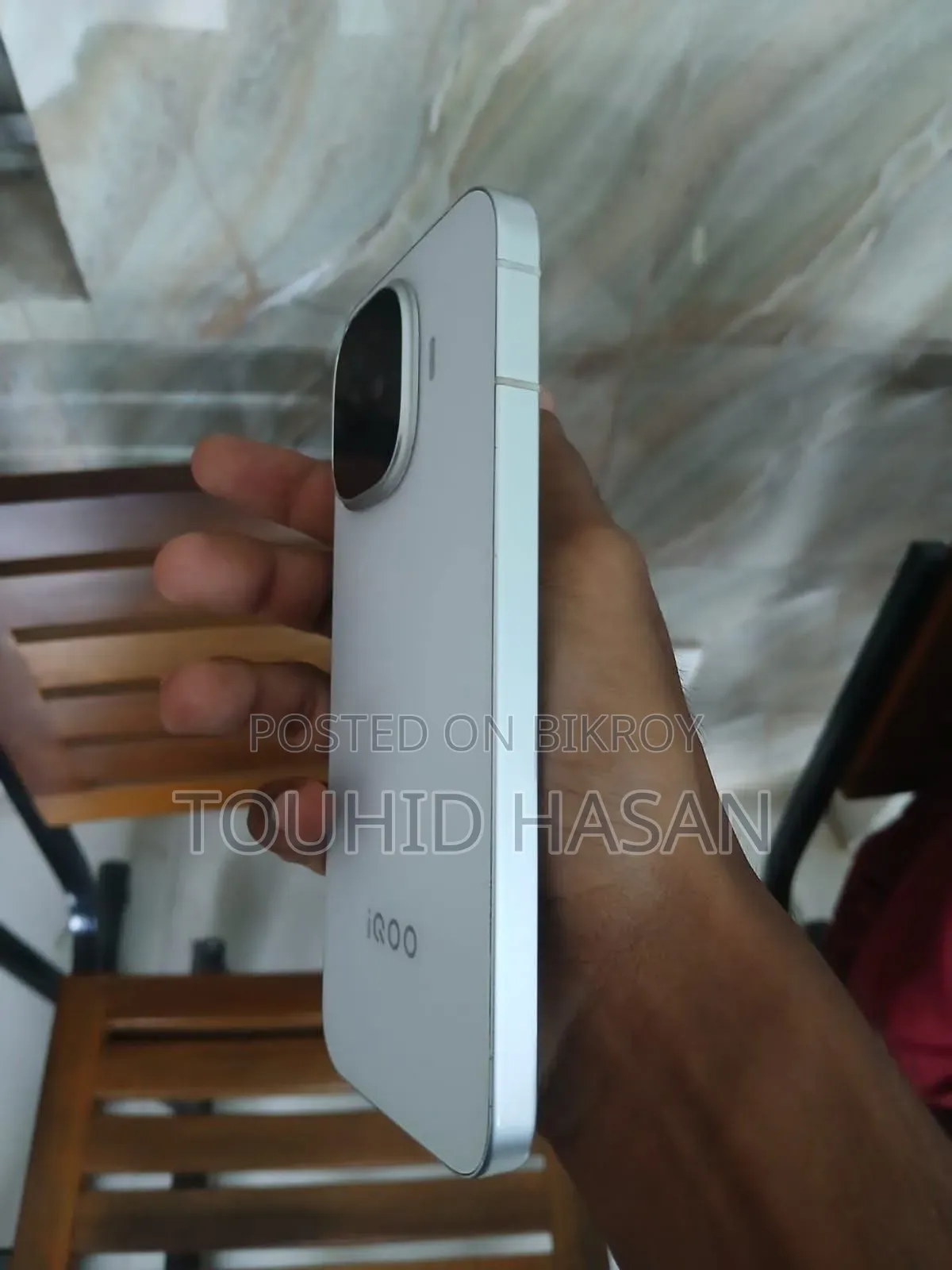 আইকিউও ২৫৬ জিবি সাদা