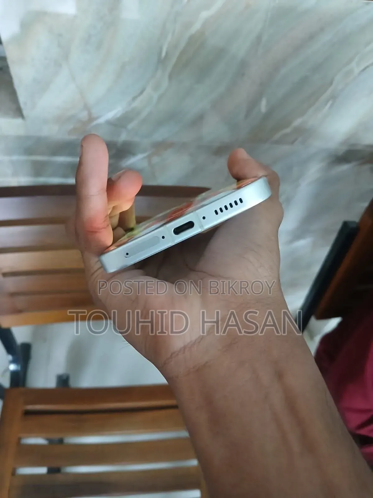 আইকিউও ২৫৬ জিবি সাদা