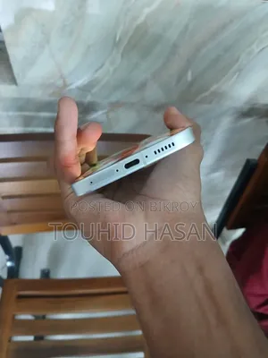 আইকিউও ২৫৬ জিবি সাদা