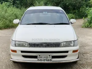 টয়োটা করোল্লা সেডান ১৯৯৫ হোয়াইট