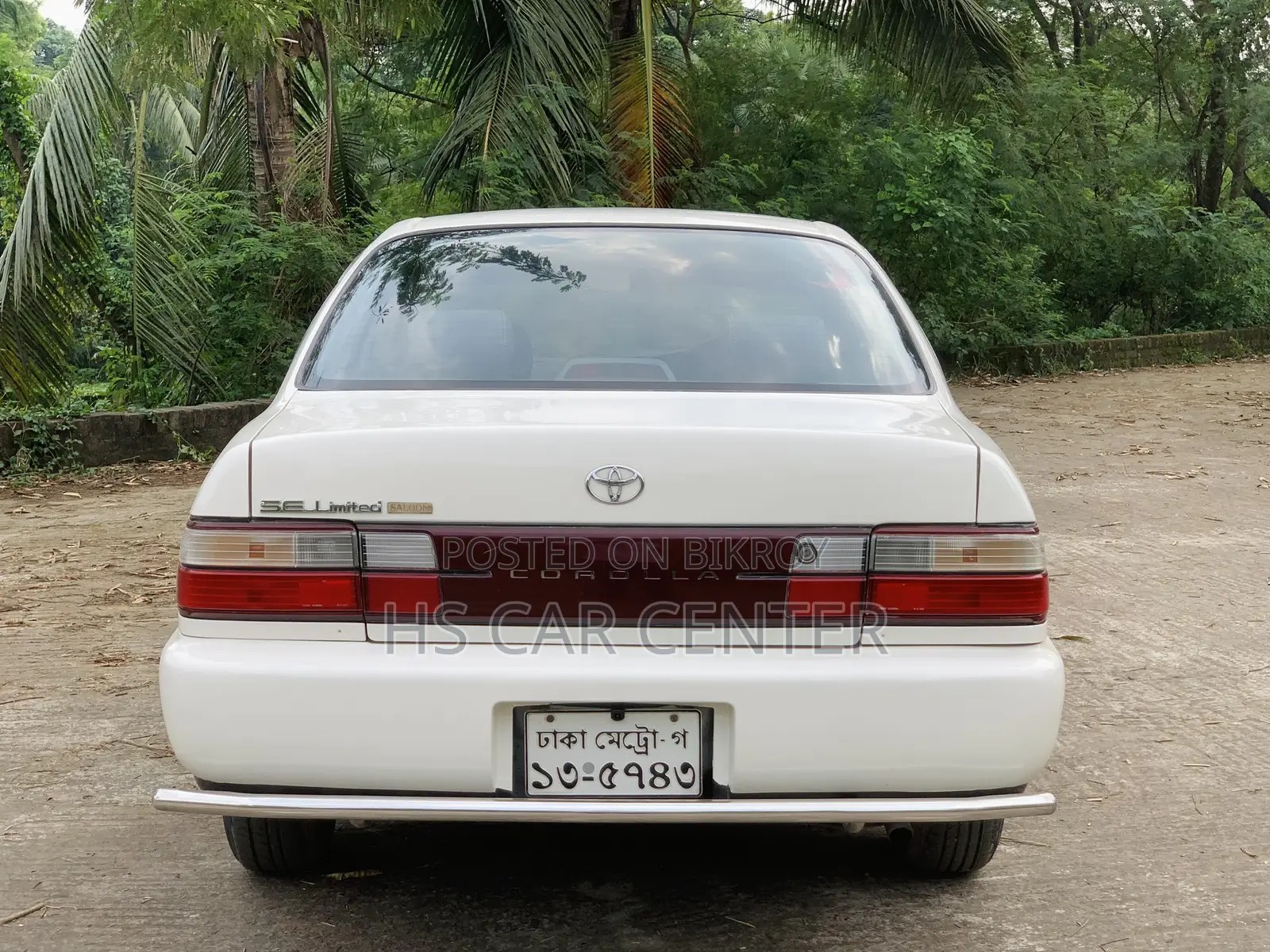টয়োটা করোল্লা সেডান ১৯৯৫ হোয়াইট