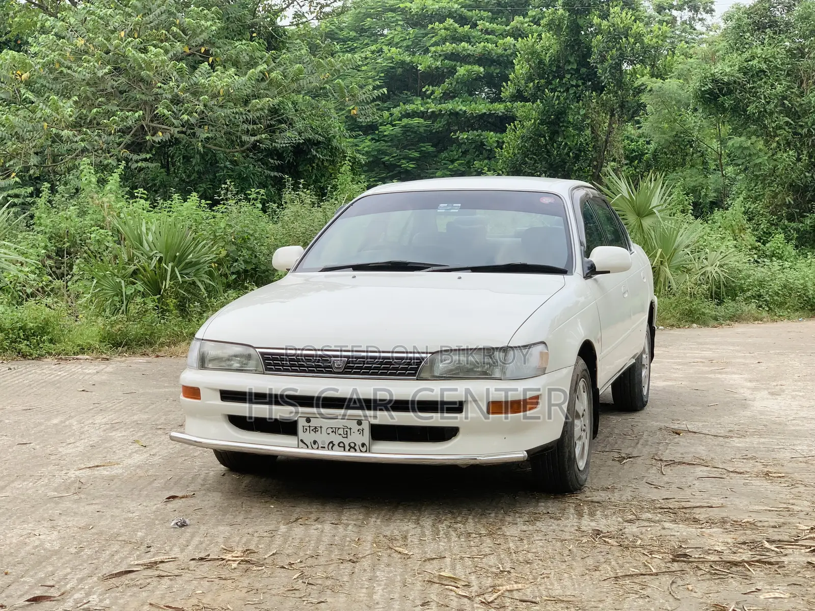 টয়োটা করোল্লা সেডান ১৯৯৫ হোয়াইট