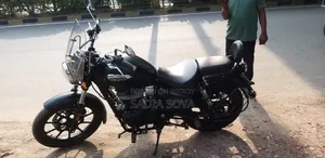 Royal Enfield Meteor 350 2025 Black