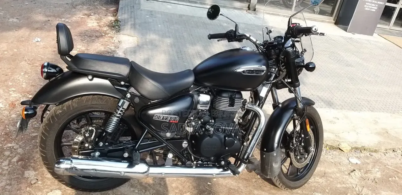 Royal Enfield Meteor 350 2025 Black