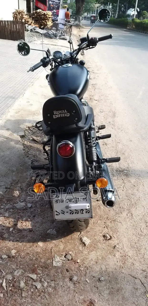 Royal Enfield Meteor 350 2025 Black