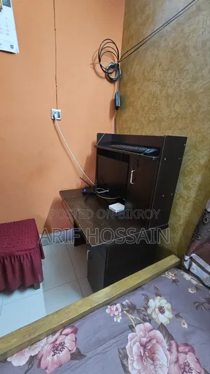 ব্যবহৃত কম্পিউটার টেবিল বিক্রি হবে – খুব কম দামে!