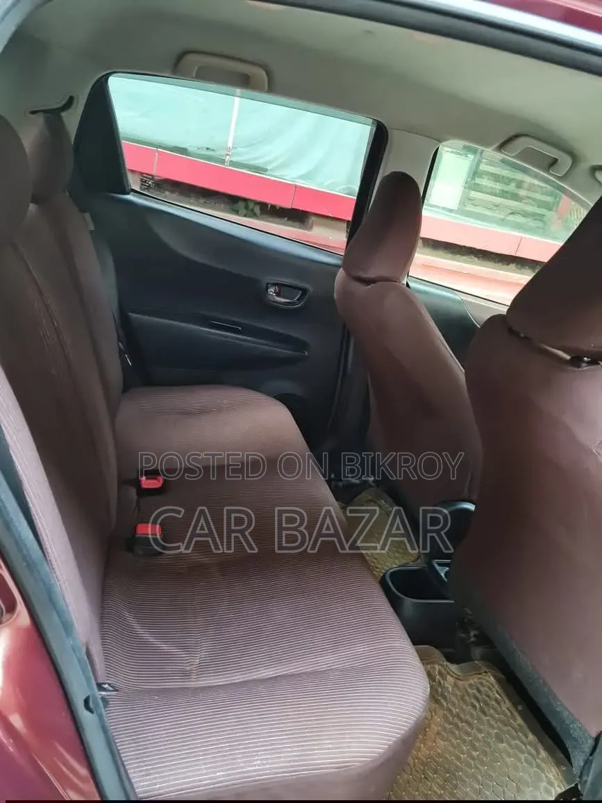 Toyota Vitz 1.3 Front-Wheel Drive 5-Door 2012 Maroon