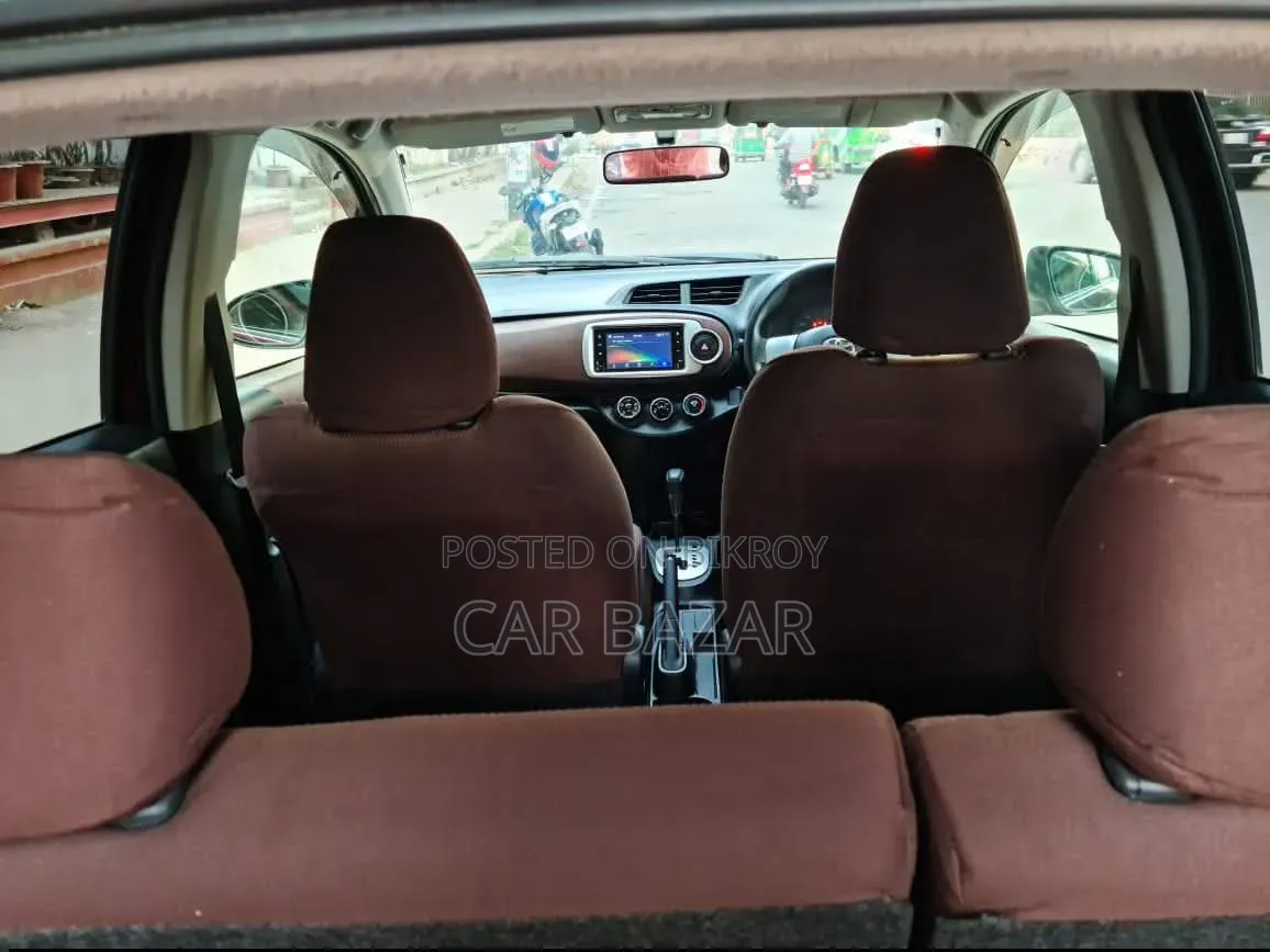 Toyota Vitz 1.3 Front-Wheel Drive 5-Door 2012 Maroon