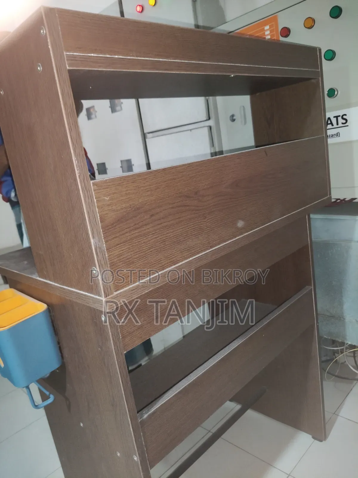 স্টাডি টেবিল