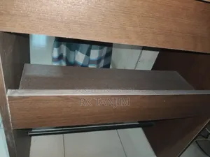 স্টাডি টেবিল