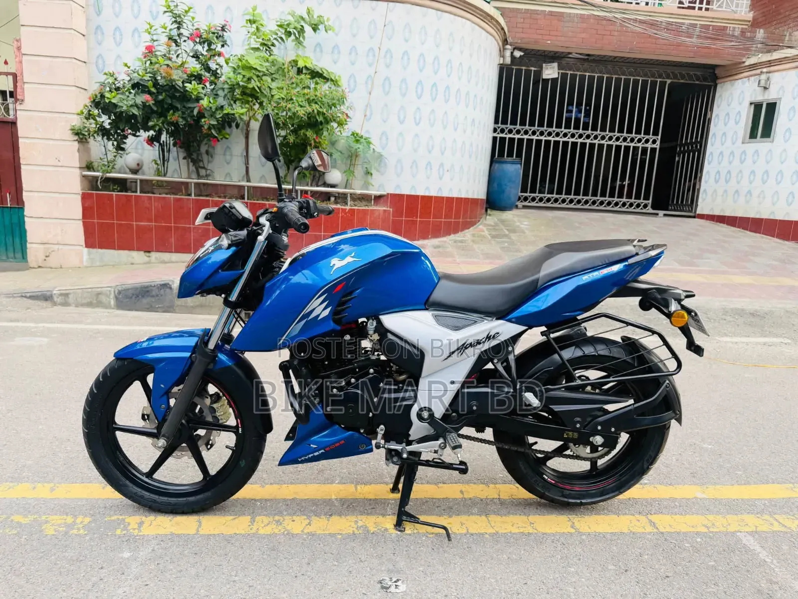TVS Apache RTR 160 4V 2024 Blue