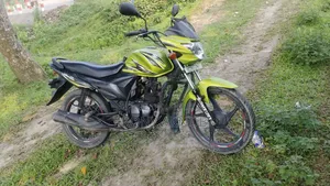 সুজুকি বাইক ২০১৫ গ্রিন