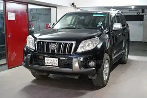 টয়োটা ল্যান্ড ক্রুজার প্রাডো ২০১২ কালো