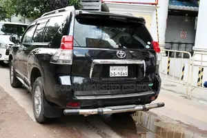 টয়োটা ল্যান্ড ক্রুজার প্রাডো ২০১২ কালো