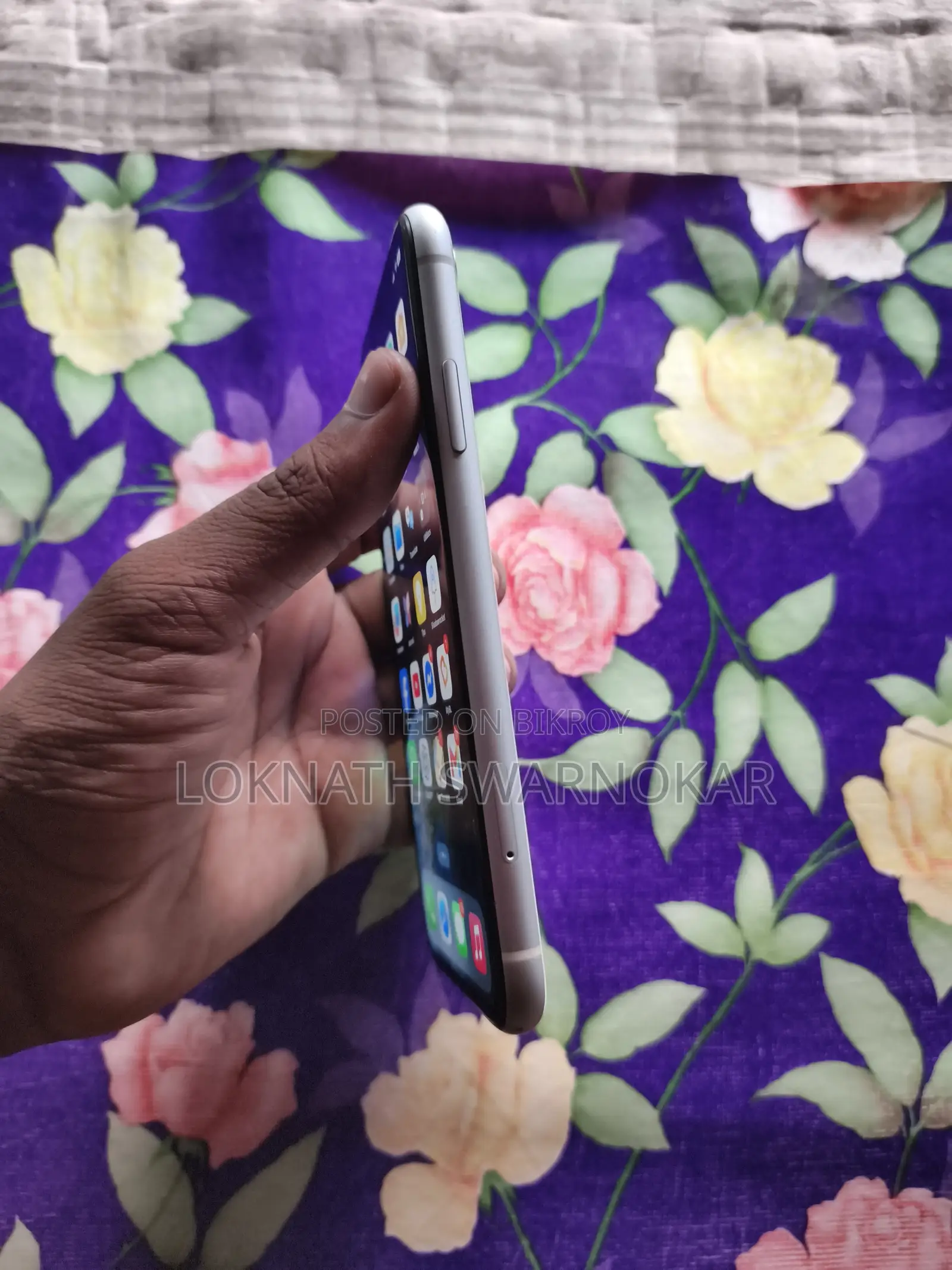 অ্যাপল আইফোন এক্সআর ৬৪ জিবি সাদা