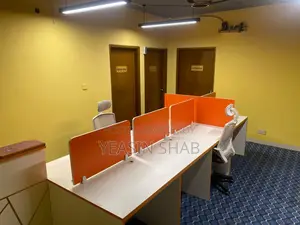 সাবলেট অফিস রুম ওয়ার্ক স্টেশন ভাড়ার জন্য