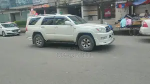 টয়োটা হিলুক্স সার্ফ ২০০৪ পার্ল