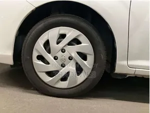 টয়োটা এক্সিও ২০২১ হোয়াইট