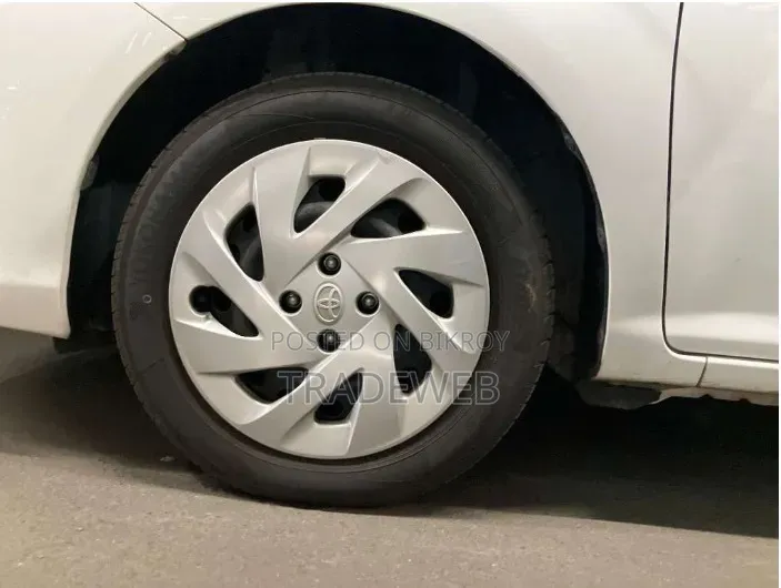 টয়োটা এক্সিও ২০২১ হোয়াইট