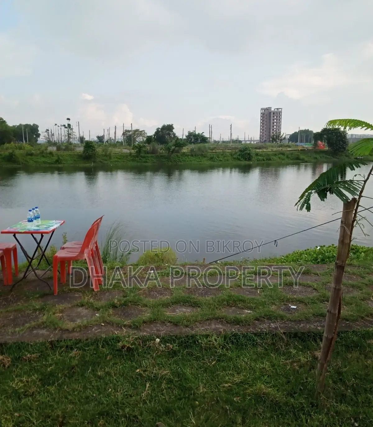 ৬০ ফিট রোড ৫ কাটা লেক ভিউ সেক্টর-১৫/ডি