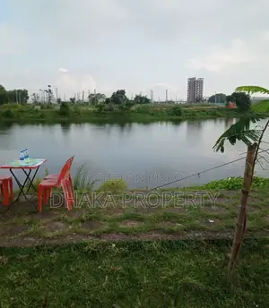 ৬০ ফিট রোড ৫ কাটা লেক ভিউ সেক্টর-১৫/ডি